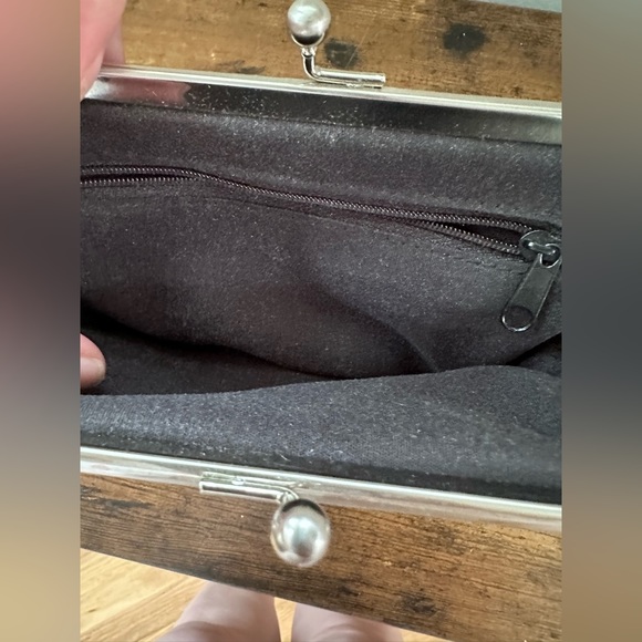 Gorgeous velvet and sequin black clutch with chain and pleather strap - Picture 6 of 8